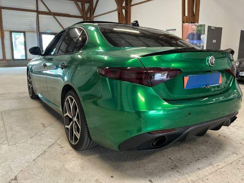 Alfa Romeo Giulia 2.0 Turbo Veloce AWD 280CP - rate, garantie - 2018 - 21.350 EUR - imagine 3
