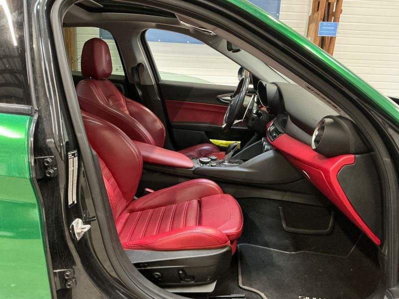 Alfa Romeo Giulia 2.0 Turbo Veloce AWD 280CP - rate, garantie - 2018 - 21.350 EUR - imagine 11