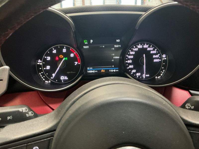 Alfa Romeo Giulia 2.0 Turbo Veloce AWD 280CP - rate, garantie - 2018 - 21.350 EUR - imagine 13