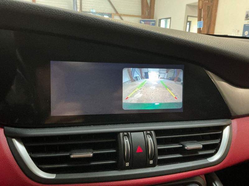 Alfa Romeo Giulia 2.0 Turbo Veloce AWD 280CP - rate, garantie - 2018 - 21.350 EUR - imagine 14