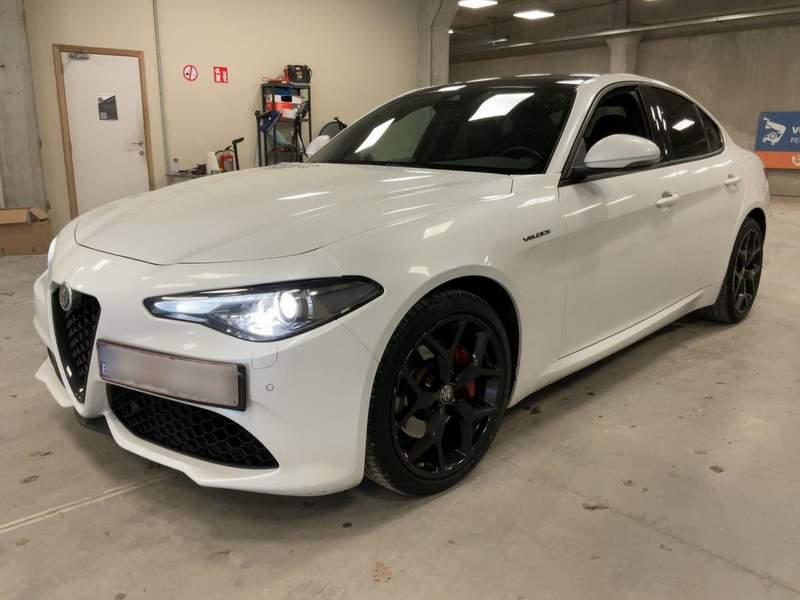 Alfa Romeo Giulia 2.0 Turbo 280CP - rate, garantie, avans 0 - 2021 - 24.350 EUR