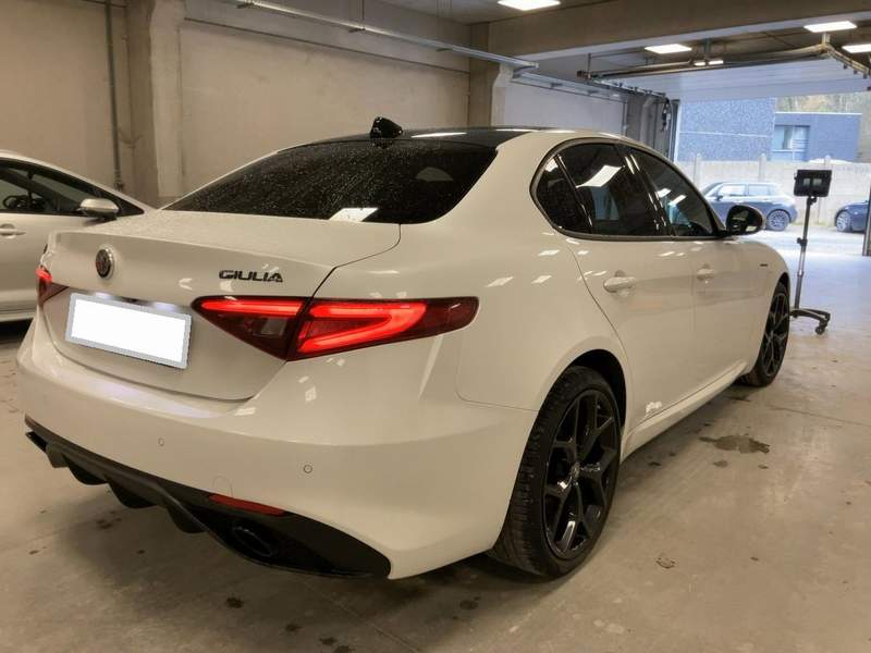 Alfa Romeo Giulia 2.0 Turbo 280CP - rate, garantie, avans 0 - 2021 - 24.350 EUR - imagine 5