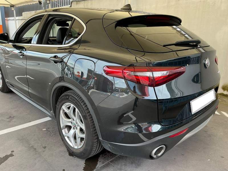 Alfa Romeo Stelvio 2.2JTDM Automat - leasing, rate, garantie - 2020 - 21.080 EUR - imagine 3