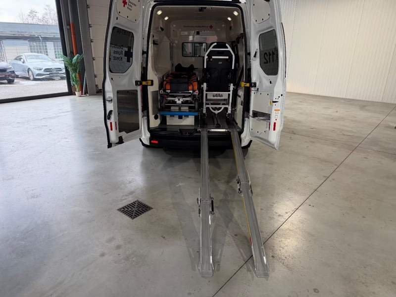 Ford Custom L2H2 Salvare | Ambulanta, rate, leasing - 2020 - 23.900 EUR - imagine 6