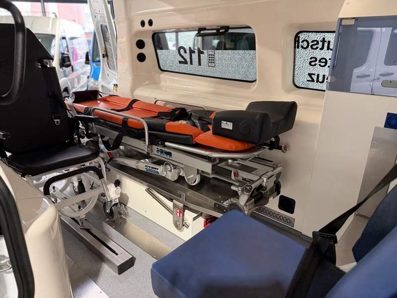 Ford Custom L2H2 Salvare | Ambulanta, rate, leasing - 2020 - 23.900 EUR - imagine 9