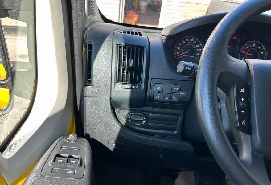 Peugeot Boxer L2H2 MIXT 5 locuri - leasing, rate - 2021 - 17.000 EUR - imagine 11