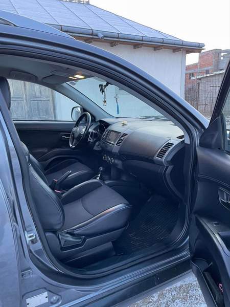 Citroen C-Crosser 2.2HDi SUV 4x4 automat SUV automat 4x4 i - 2011 - 4.990 EUR - imagine 5