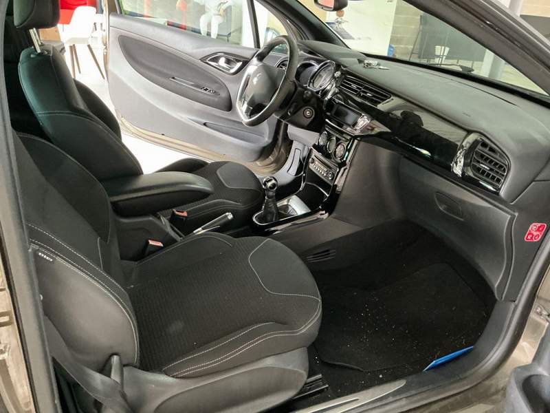 DS Automobile DS3 VTi benzina manual in rate, avans 0 - 2011 - 3.950 EUR - imagine 8