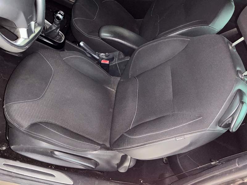 DS Automobile DS3 VTi benzina manual in rate, avans 0 - 2011 - 3.950 EUR - imagine 12