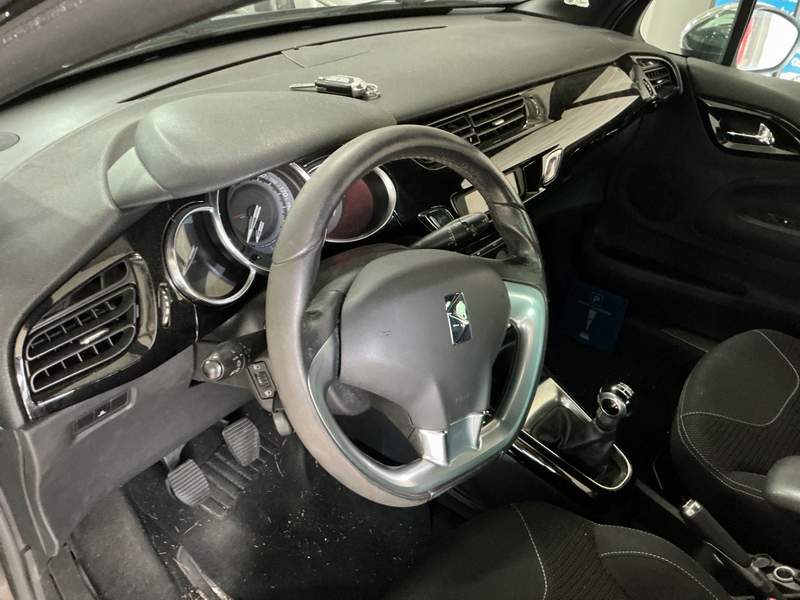 DS Automobile DS3 VTi benzina manual in rate, avans 0 - 2011 - 3.950 EUR - imagine 11