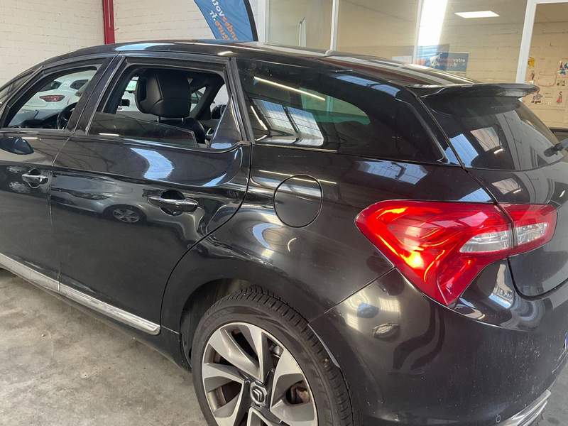 Citroen DS5 2.0HDi 180CP automat - rate, garantie 12 luni - 2015 - 8.900 EUR - imagine 3