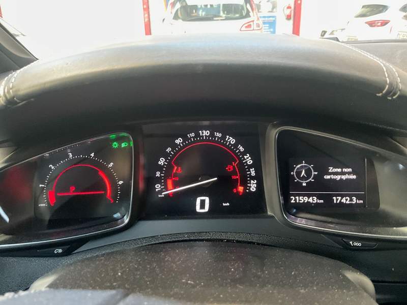 Citroen DS5 2.0HDi 180CP automat - rate, garantie 12 luni - 2015 - 8.900 EUR - imagine 12
