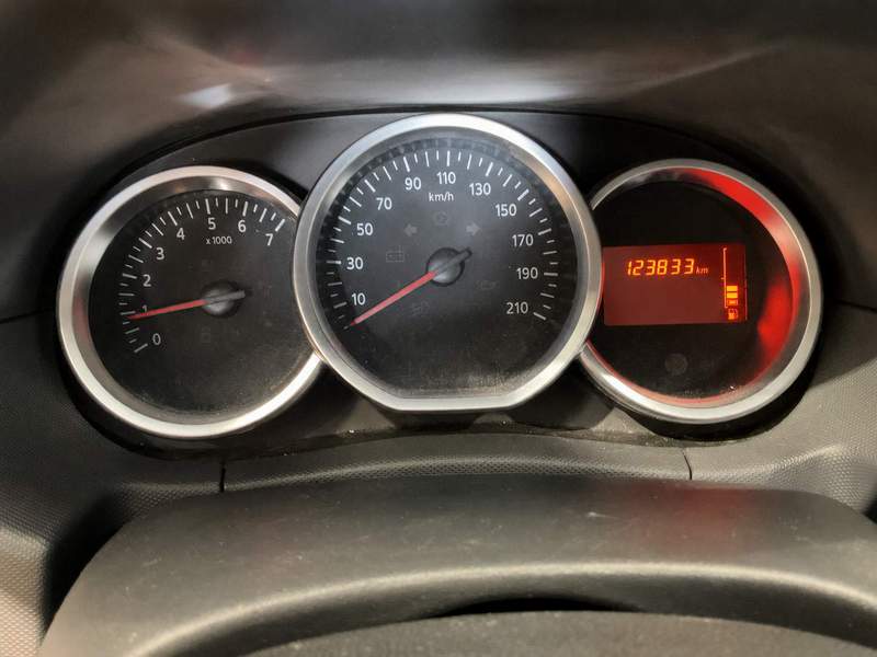 DACIA DUSTER 4x4 benzina - rate, avans zero - 2017 - 10.490 EUR - imagine 13