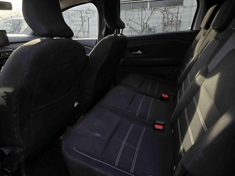 DACIA Jogger GPL in rate, leasing, garantie - 2023 - 12.400 EUR - imagine 6