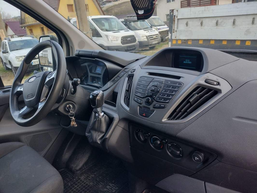 Ford CUSTOM 8+1 locuri - ampatament lung - 2015 - 12.750 EUR - imagine 9