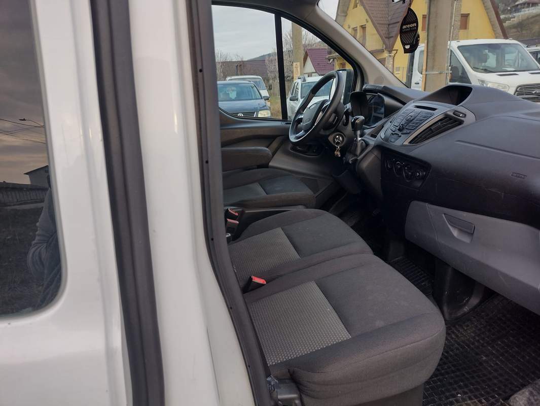 Ford CUSTOM 8+1 locuri - ampatament lung - 2015 - 12.750 EUR - imagine 7