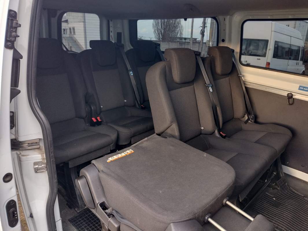 Ford CUSTOM 8+1 locuri - ampatament lung - 2015 - 12.750 EUR - imagine 6