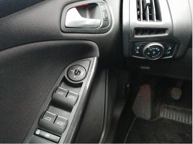 Ford Focus 1.5TDCi 120CP EURO6 - 2015 - 7.850 EUR - imagine 12