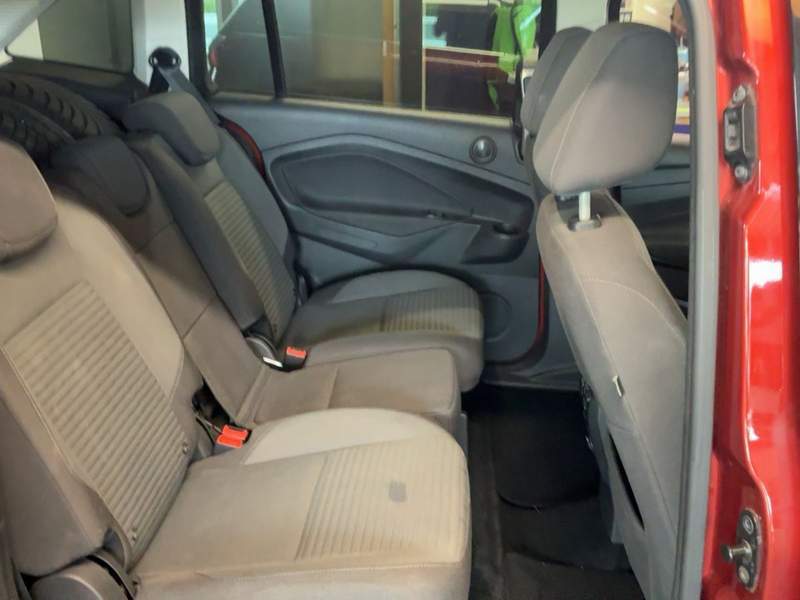 Ford Grand C-Max 7 locuri 1.5ECoBoost - rate, garantie - 2016 - 7.700 EUR - imagine 12