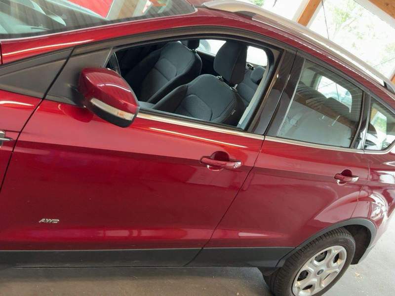 Ford KUGA 1.5 Ecoboost automat SUV rate - 2017 - 9.990 EUR - imagine 3