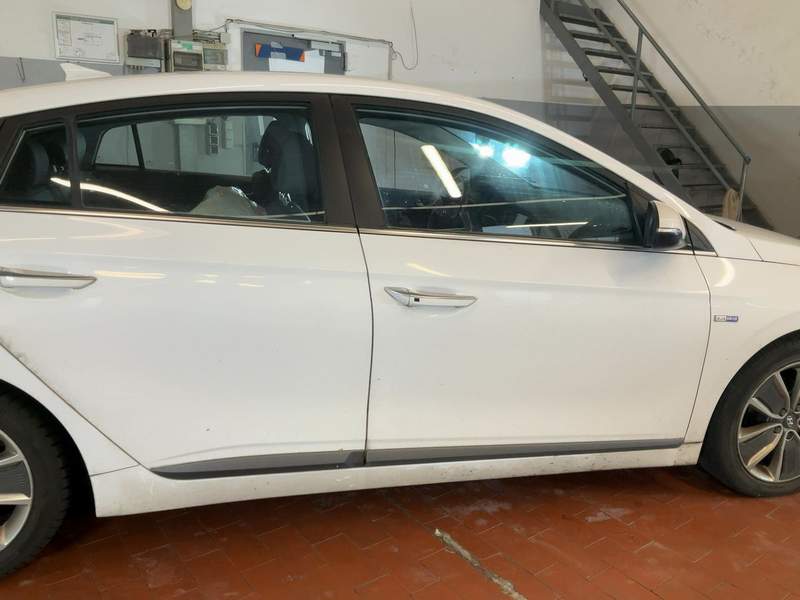 Hyundai Ioniq 1.6Hybrid - ideala Bolt, rate, garantie - 2016 - 12.250 EUR - imagine 8