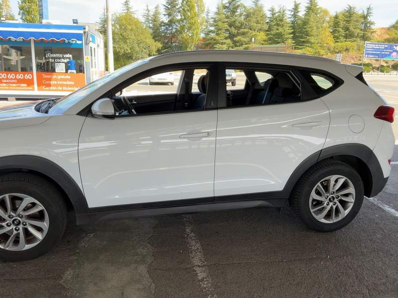 Hyundai Tucson 1.6 benzina - cutie manuala, rate, garantie - 2016 - 10.690 EUR - imagine 2