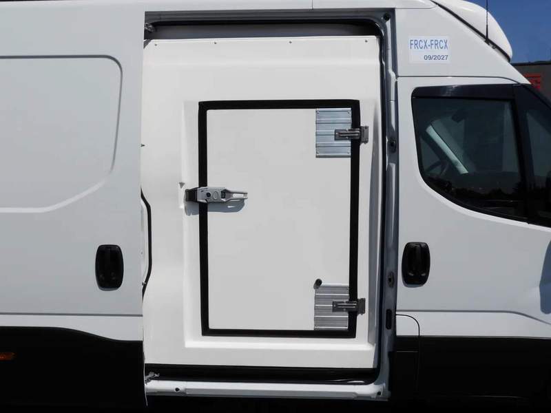 Iveco Daily Frigo congelare si refrigerare - doua camere - 2021 - 29.590 EUR - imagine 4