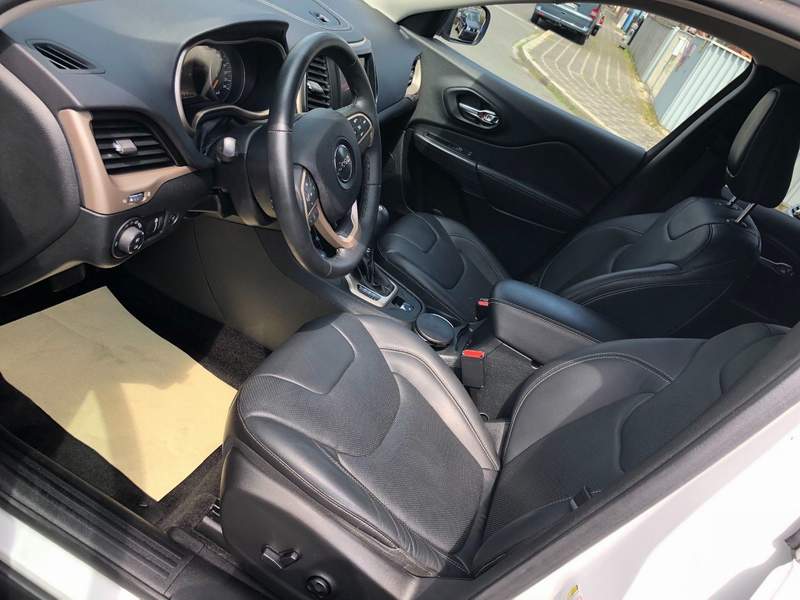 Jeep Cherokee 2.0L AUTOMATIK, piele, navigatie - 2015 - 18.445 EUR - imagine 6