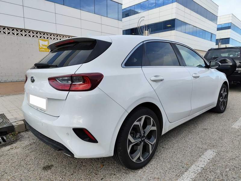 Kia CEED 1,6CRDi EURO6 - rate, avans zero - 2019 - 7.100 EUR - imagine 2