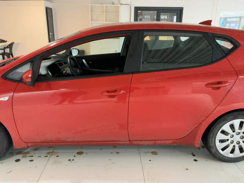 Kia Ceed 1.6CRDi ideala Bolt, Uber - avans zero - 2018 - 8.850 EUR - imagine 2