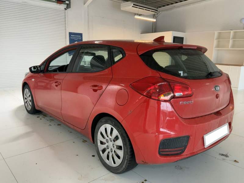Kia Ceed 1.6CRDi ideala Bolt, Uber - avans zero - 2018 - 8.850 EUR - imagine 3