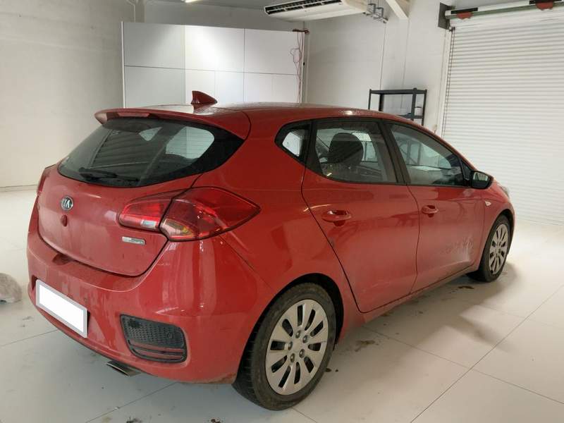 Kia Ceed 1.6CRDi ideala Bolt, Uber - avans zero - 2018 - 8.850 EUR - imagine 5