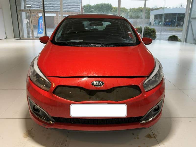 Kia Ceed 1.6CRDi ideala Bolt, Uber - avans zero - 2018 - 8.850 EUR - imagine 9