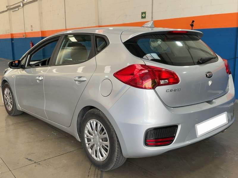 Kia Ceed 1.4CRDi EURO 6 - rate, garantie, avans zero - 2017 - 8.300 EUR - imagine 3