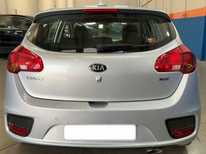 Kia Ceed 1.4CRDi EURO 6 - rate, garantie, avans zero - 2017 - 8.300 EUR - imagine 4