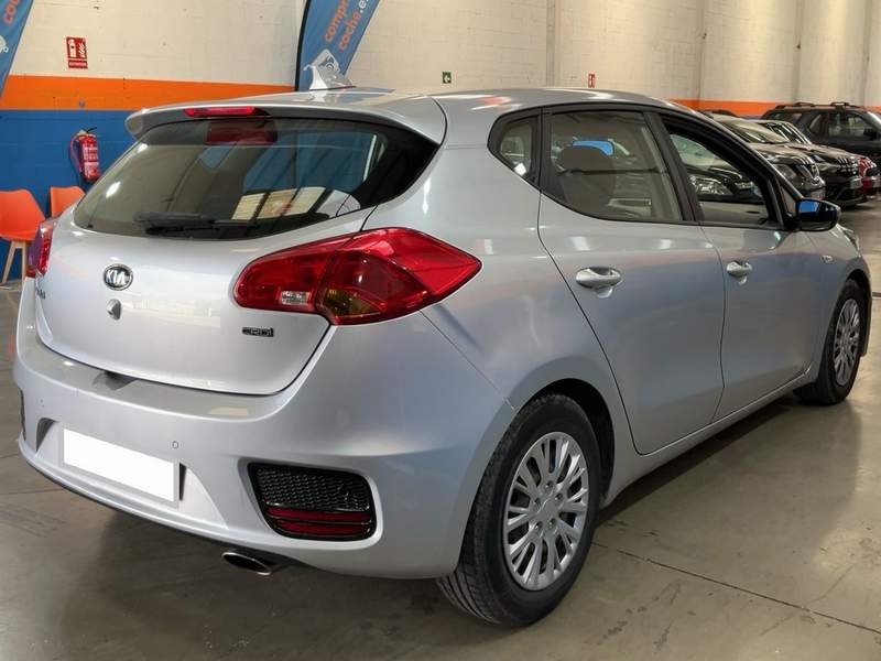 Kia Ceed 1.4CRDi EURO 6 - rate, garantie, avans zero - 2017 - 8.300 EUR - imagine 5