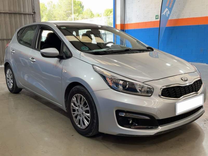 Kia Ceed 1.4CRDi EURO 6 - rate, garantie, avans zero - 2017 - 8.300 EUR - imagine 7