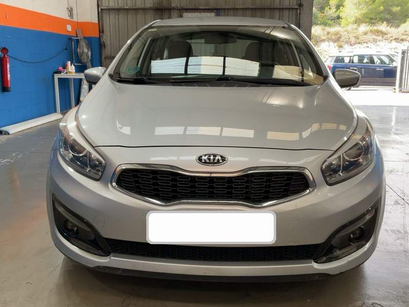 Kia Ceed 1.4CRDi EURO 6 - rate, garantie, avans zero - 2017 - 8.300 EUR - imagine 8