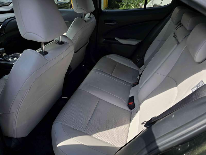 Lexus UX 2.0 Hybrid automat , leasing, rate, garantie - 2021 - 20.850 EUR - imagine 5