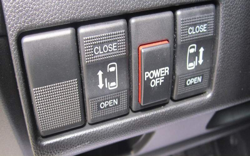 Mazda 5 cu 7 locuri, 1.6TD Euro5 - 2012 - 11.850 EUR - imagine 7