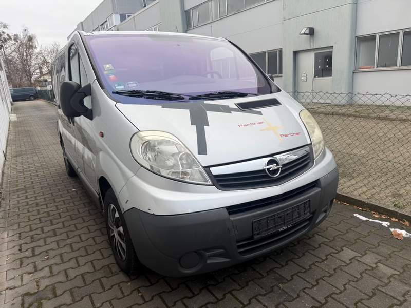 Opel Vivaro microbuz 9 locuri - rate, avans zero - 2012 - 8.500 EUR - imagine 3