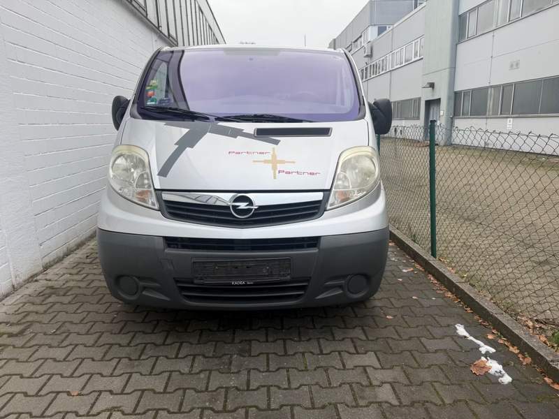 Opel Vivaro microbuz 9 locuri - rate, avans zero - 2012 - 8.500 EUR - imagine 15