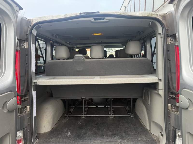 Opel Vivaro microbuz 9 locuri - rate, avans zero - 2012 - 8.500 EUR - imagine 5