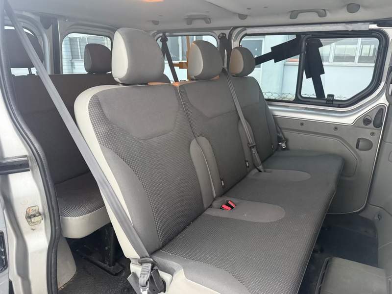 Opel Vivaro microbuz 9 locuri - rate, avans zero - 2012 - 8.500 EUR - imagine 7