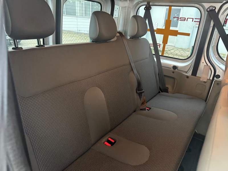 Opel Vivaro microbuz 9 locuri - rate, avans zero - 2012 - 8.500 EUR - imagine 6