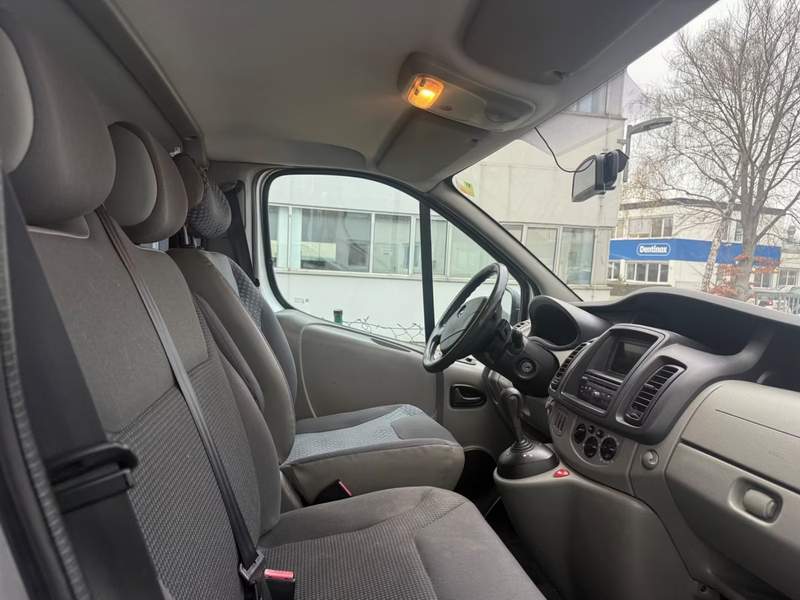 Opel Vivaro microbuz 9 locuri - rate, avans zero - 2012 - 8.500 EUR - imagine 8