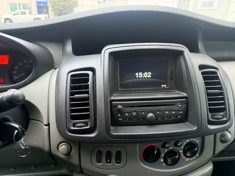 Opel Vivaro microbuz 9 locuri - rate, avans zero - 2012 - 8.500 EUR - imagine 11