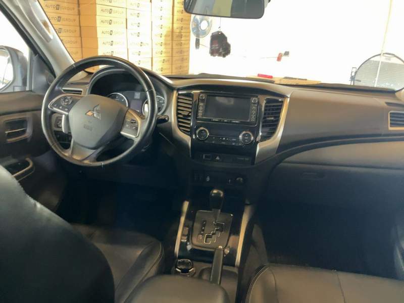 Mitsubishi L200 2.4Di-D Pick-up 4x4 EURO6 - rate, garantie - 2016 - 18.650 EUR - imagine 12