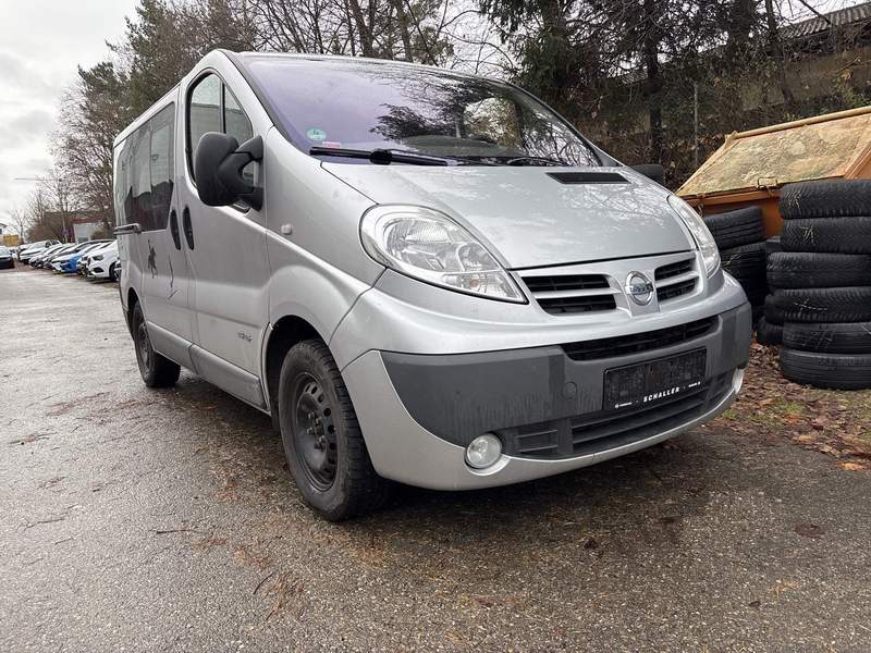 Nissan PRIMASTAR 2.0DCi cu 9 locuri - 2014 - 9.100 EUR