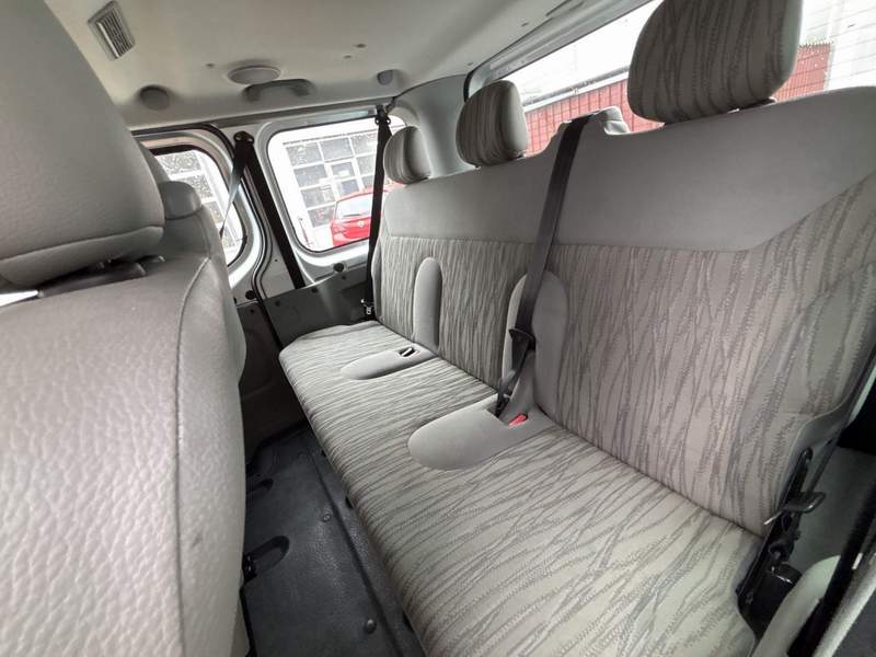 Nissan PRIMASTAR 2.0DCi cu 9 locuri - 2014 - 9.100 EUR - imagine 6